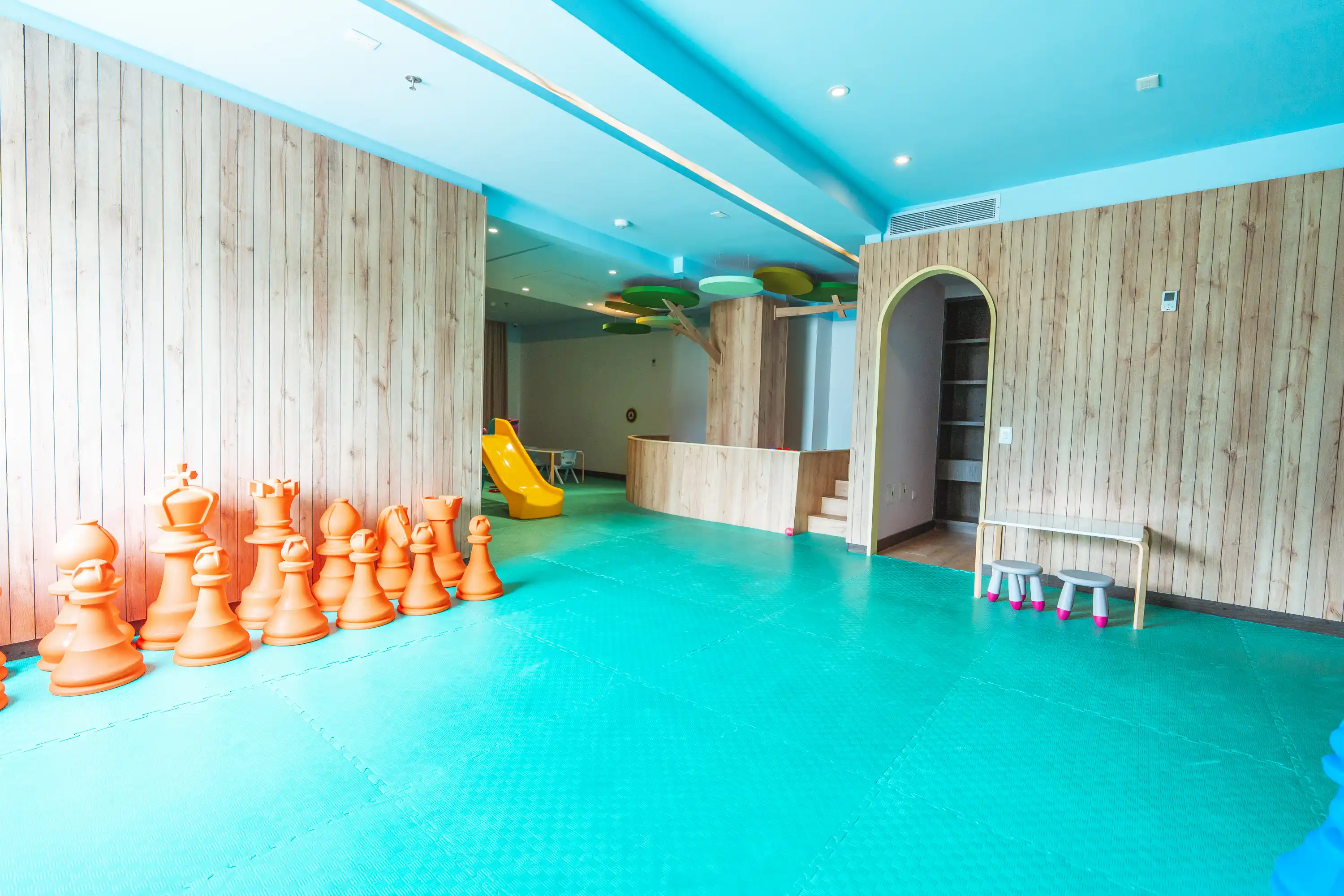 Salón de juegos familiar del Hotel F25 en el quinto piso